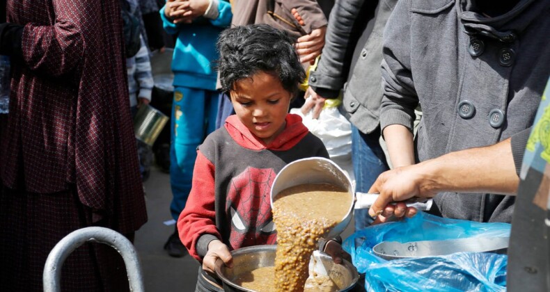 UNICEF: Gazze’de yetersiz beslenen bebekler dünyanın gözü önünde can veriyor